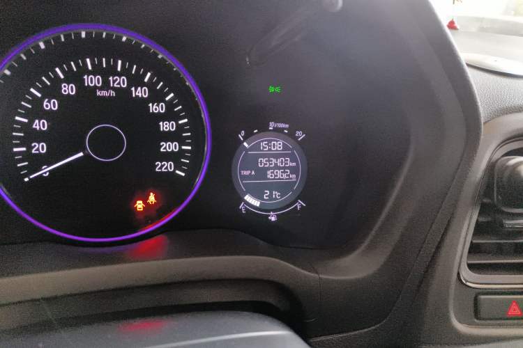 Used Honda Vezel 2020 1.5L CVT Pioneer Edition Odometer Close Up