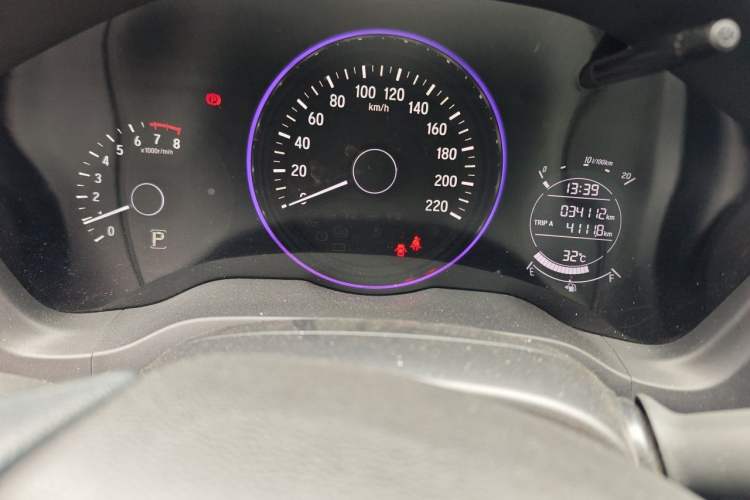 Used Honda Vezel 2020 1.5L CVT Luxury Edition Odometer Close Up