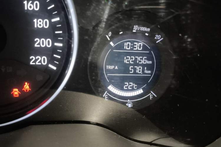 Used Honda Vezel 2020 1.5L CVT Pioneer Edition Odometer Close Up