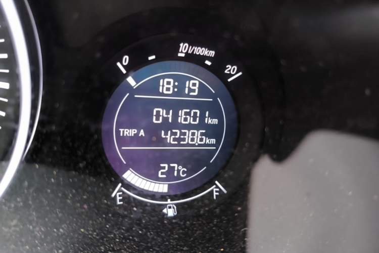 Used Honda Vezel 2020 1.5L CVT Pioneer Edition Odometer Close Up