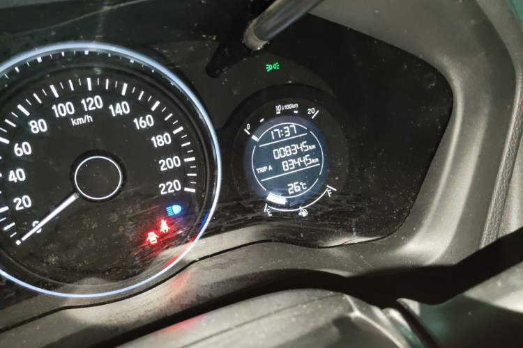 Used Honda Vezel 2020 1.5L CVT Pioneer Edition Odometer Close Up