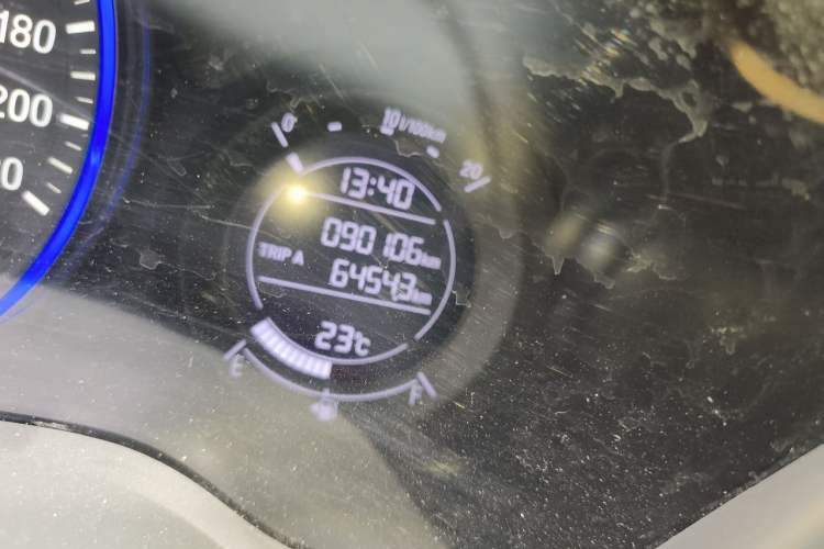 Used Honda Vezel 2020 1.5L CVT Pioneer Edition Odometer Close Up