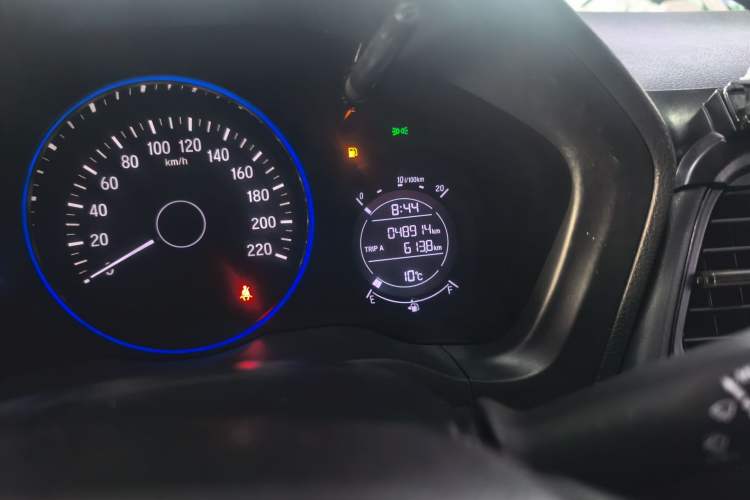 Used Honda Vezel 2020 220 TURBO CVT Luxury Edition Odometer Close Up