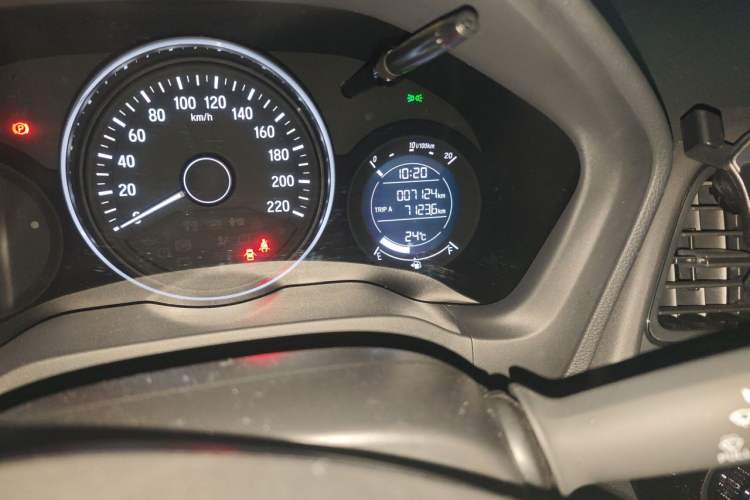 Used Honda Vezel 2020 1.5L CVT Pioneer Edition Odometer Close Up