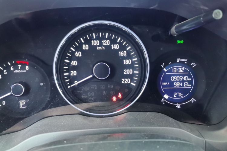 Used Honda Vezel 2020 1.5L CVT Pioneer Edition Odometer Close Up