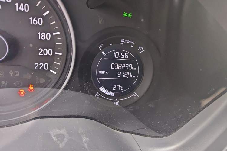 Used Honda Vezel 2020 1.5L CVT Luxury Edition Odometer Close Up