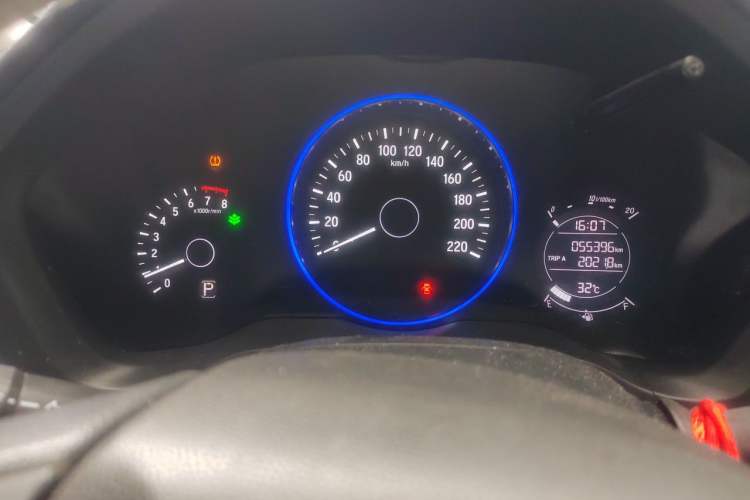 Used Honda Vezel 2020 1.5L CVT Luxury Edition Odometer Close Up