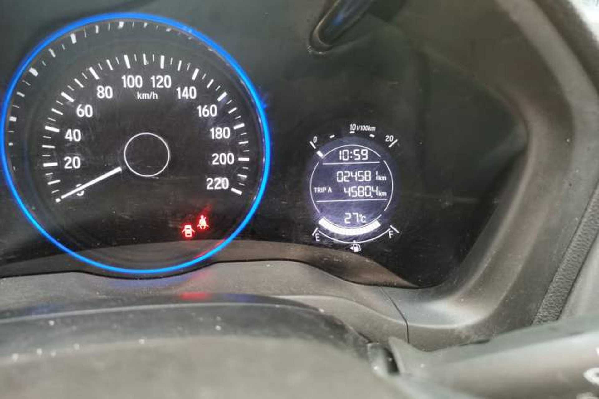 Used Honda Vezel 2020 1.5L CVT Elite Edition Odometer Close Up