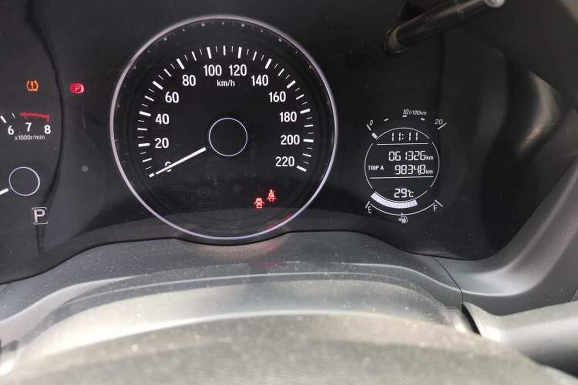 Used Honda Vezel 2020 1.5L CVT Pioneer Edition Odometer Close Up