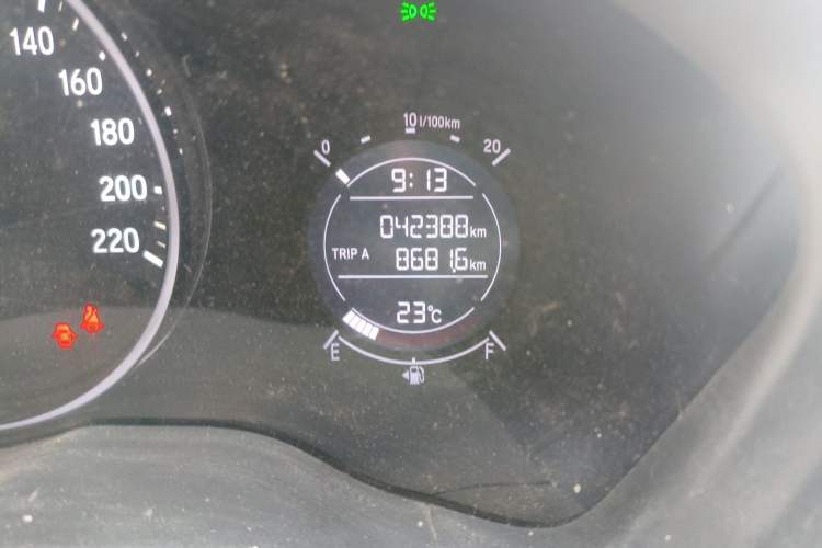 Used Honda Vezel 2020 1.5L CVT Pioneer Edition Odometer Close Up