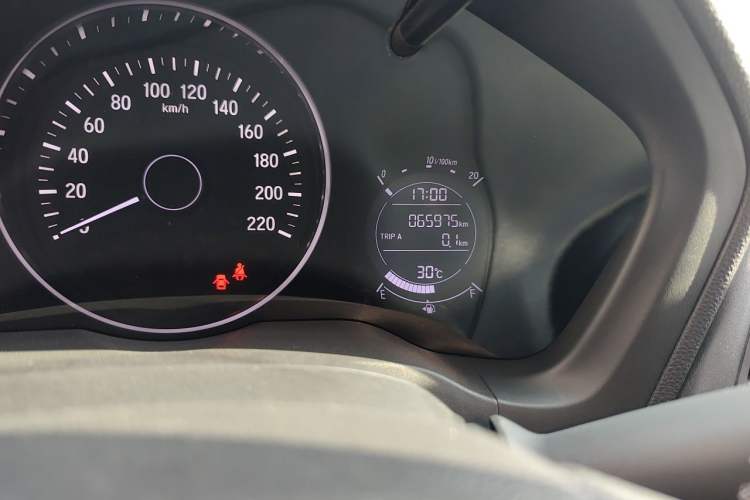 Used Honda Vezel 2020 1.5L CVT Pioneer Edition Odometer Close Up