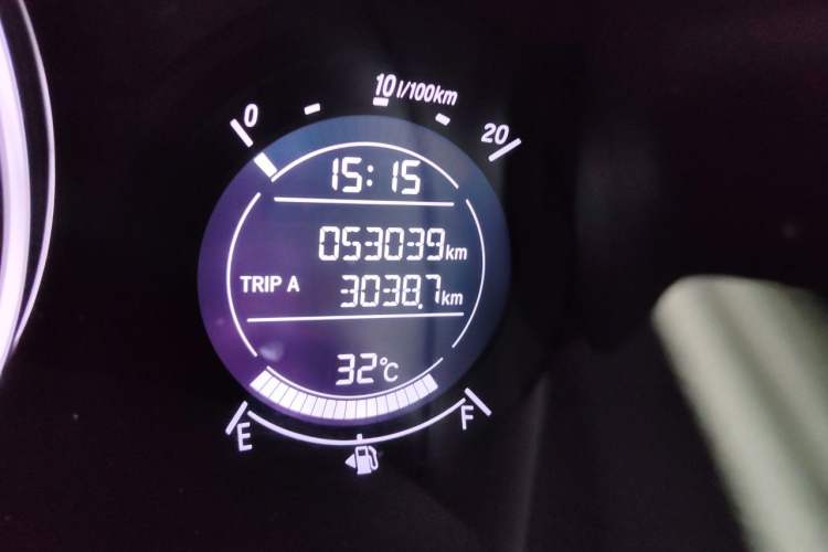 Used Honda Vezel 2020 1.5L CVT Pioneer Edition Odometer Close Up