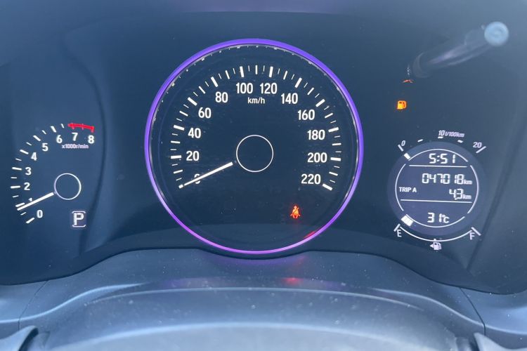 Used Honda Vezel 2020 1.5L CVT Elite Edition Odometer Close Up