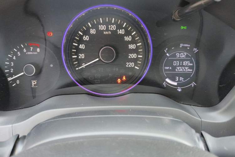 Used Honda Vezel 2020 1.5L CVT Elite Edition Odometer Close Up