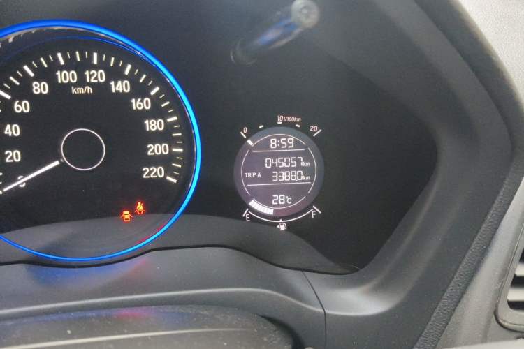Used Honda Vezel 2020 1.5L CVT Pioneer Edition Odometer Close Up