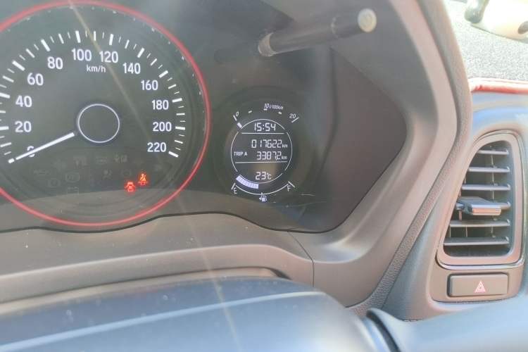 Used Honda Vezel 2020 1.5L CVT Pioneer Edition Odometer Close Up