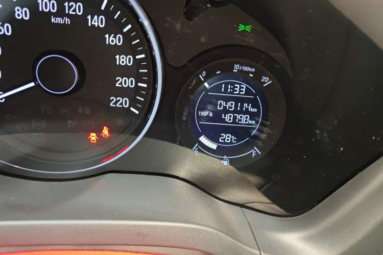 Used Honda Vezel 2020 1.5L CVT Pioneer Edition Odometer Close Up