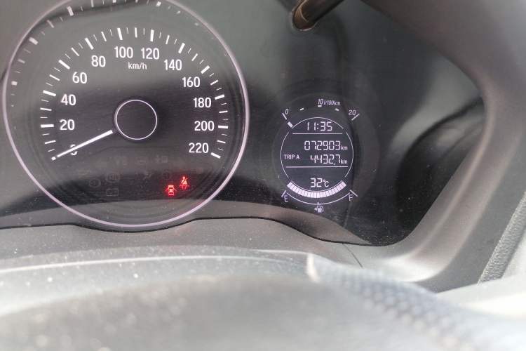 Used Honda Vezel 2020 1.5L CVT Pioneer Edition Odometer Close Up
