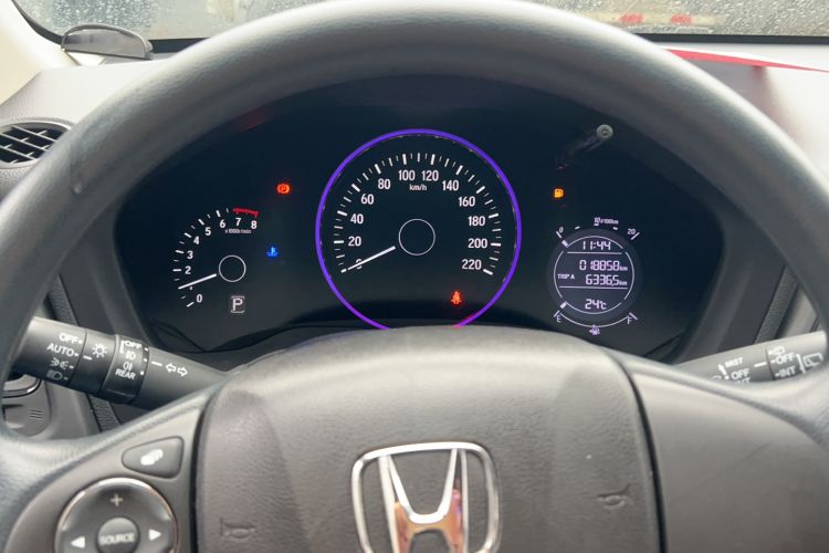 Used Honda Vezel 2020 1.5L CVT Pioneer Edition Odometer Close Up