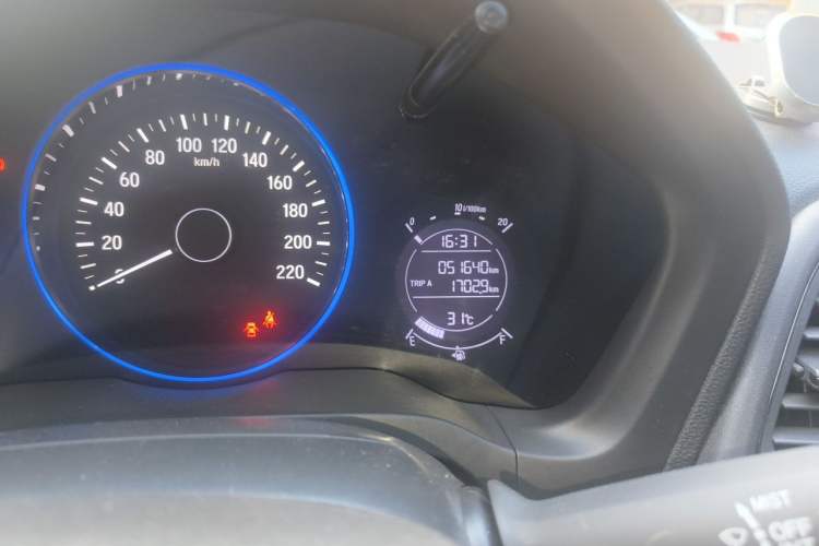 Used Honda Vezel 2020 1.5L CVT Pioneer Edition Odometer Close Up
