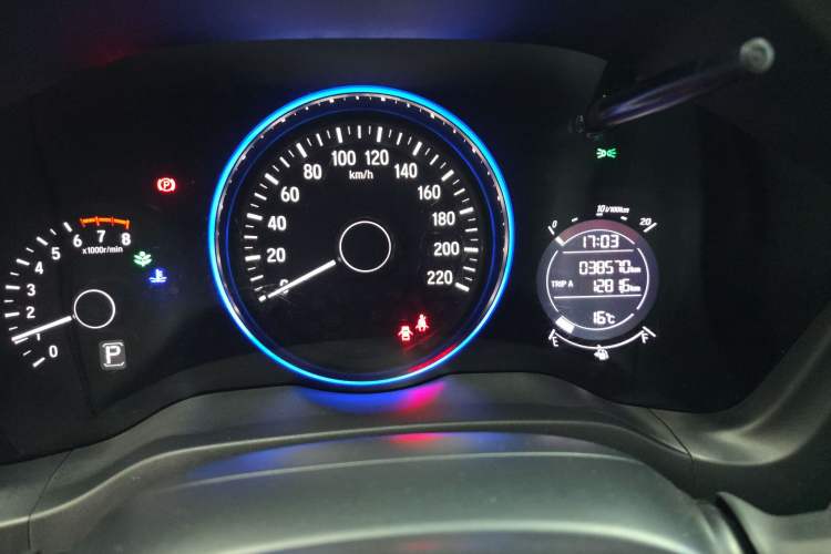 Used Honda Vezel 2020 220 TURBO CVT Elite Edition Odometer Close Up