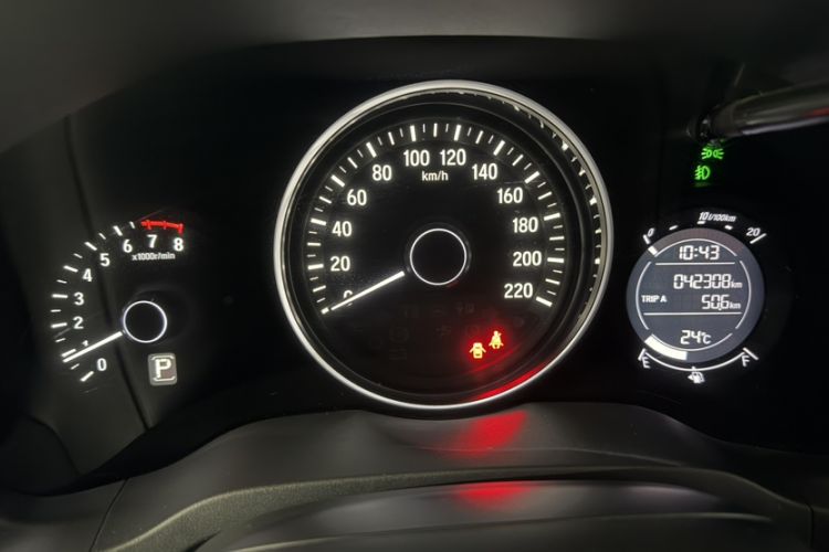 Used Honda Vezel 2020 1.5L CVT Pioneer Edition Odometer Close Up