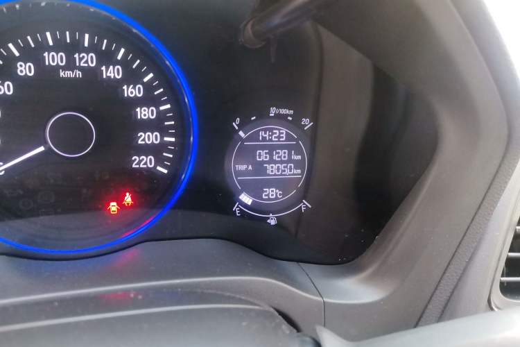 Used Honda Vezel 2020 1.5L CVT Pioneer Edition Odometer Close Up