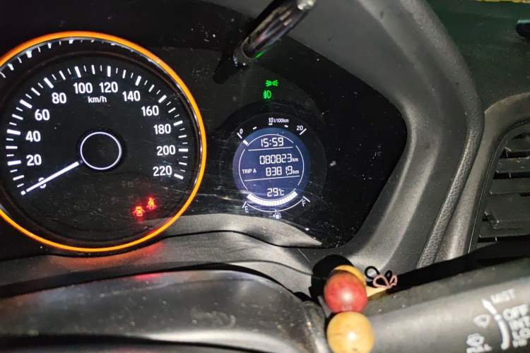 Used Honda Vezel 2020 1.5L CVT Luxury Edition Odometer Close Up