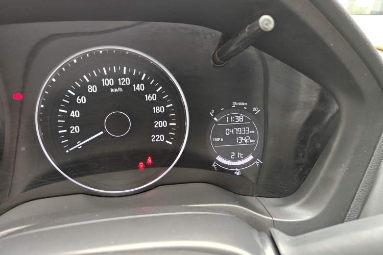 Used Honda Vezel 2020 1.5L CVT Pioneer Edition Odometer Close Up