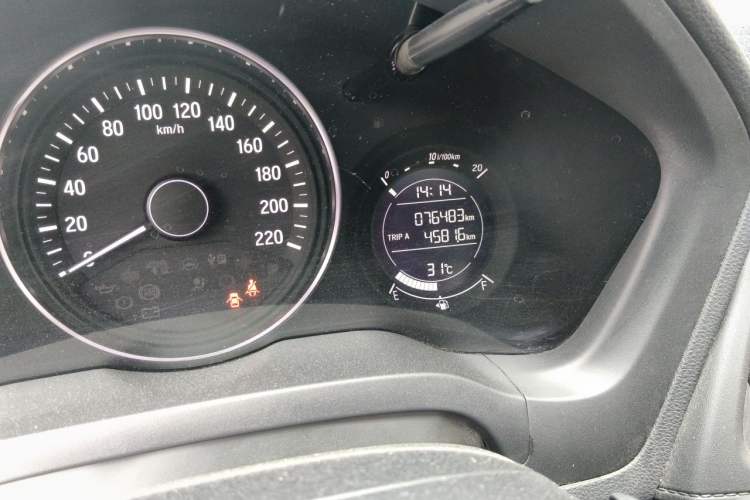 Used Honda Vezel 2020 1.5L CVT Pioneer Edition Odometer Close Up