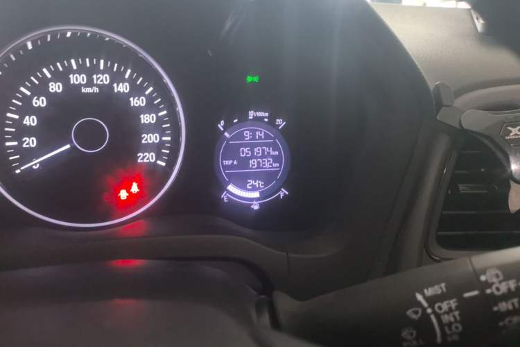 Used Honda Vezel 2020 1.5L CVT Pioneer Edition Odometer Close Up