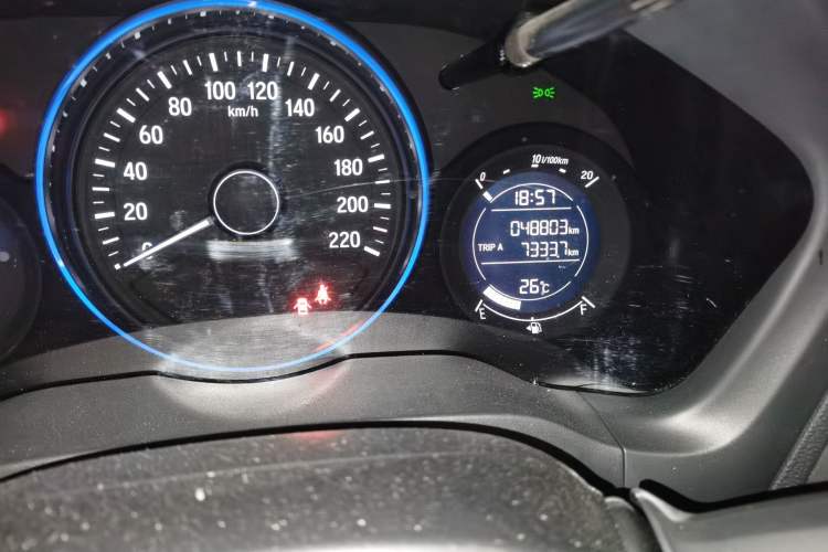 Used Honda Vezel 2020 1.5L CVT Pioneer Edition Odometer Close Up