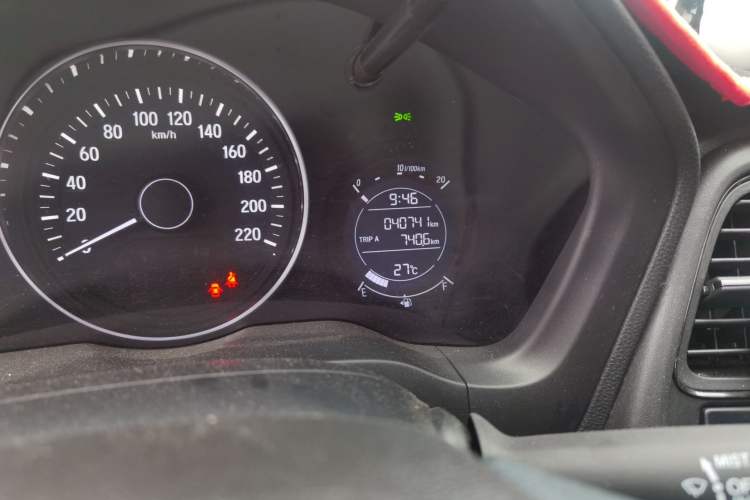 Used Honda Vezel 2020 1.5L CVT Pioneer Edition Odometer Close Up