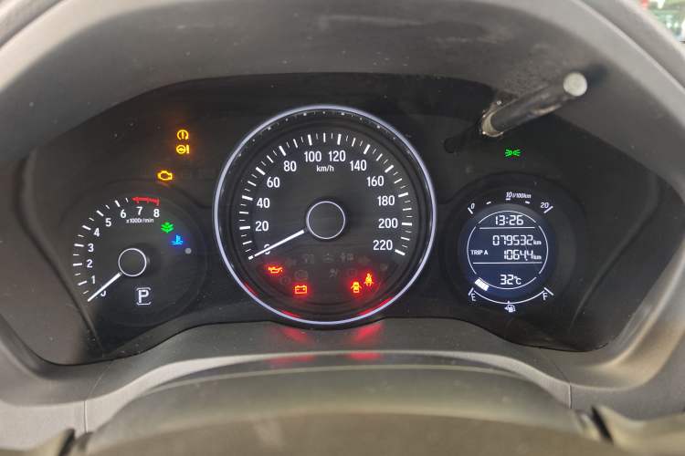 Used Honda Vezel 2020 1.5L CVT Pioneer Edition Odometer Close Up