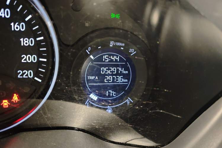 Used Honda Vezel 2020 1.5L CVT Pioneer Edition Odometer Close Up