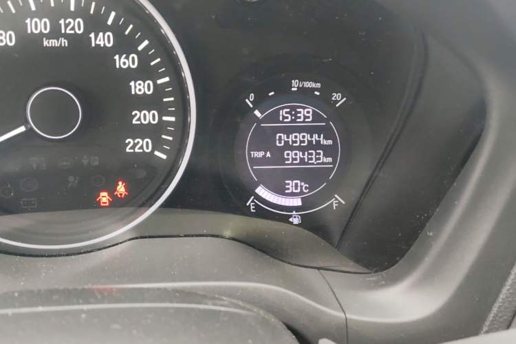 Used Honda Vezel 2020 1.5L CVT Luxury Edition Odometer Close Up