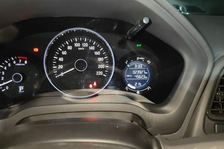 Used Honda Vezel 2020 1.5L CVT Elite Edition Odometer Close Up