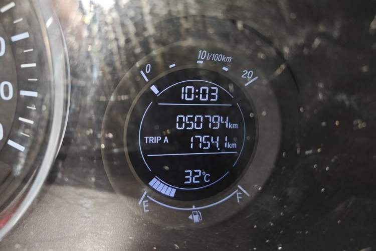 Used Honda Vezel 2020 1.5L CVT Pioneer Edition Odometer Close Up