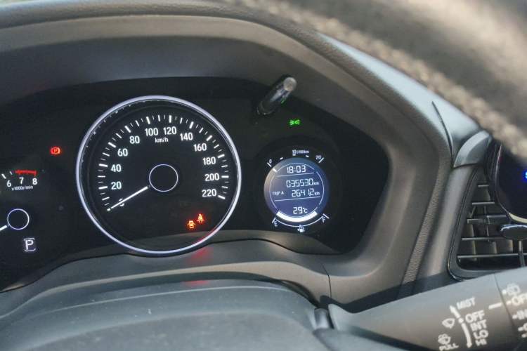 Used Honda Vezel 2020 1.5L CVT Luxury Edition Odometer Close Up
