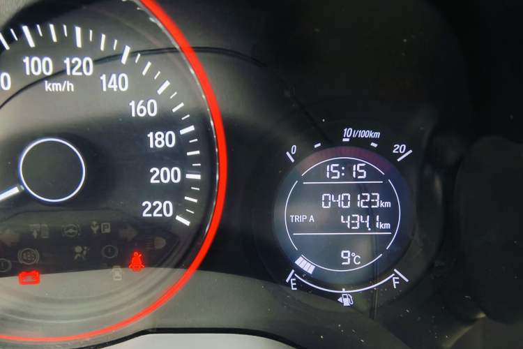 Used Honda Vezel 2020 1.5L CVT Pioneer Edition Odometer Close Up