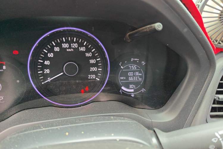 Used Honda Vezel 2020 1.5L CVT Elite Edition Odometer Close Up