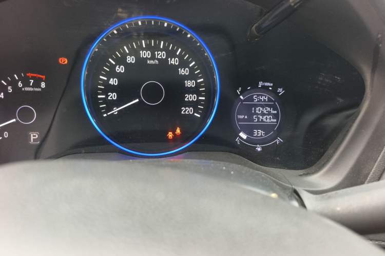 Used Honda Vezel 2020 1.5L CVT Elite Edition Odometer Close Up