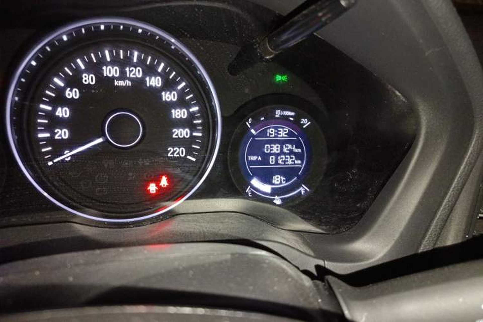 Used Honda Vezel 2020 1.5L CVT Pioneer Edition Odometer Close Up