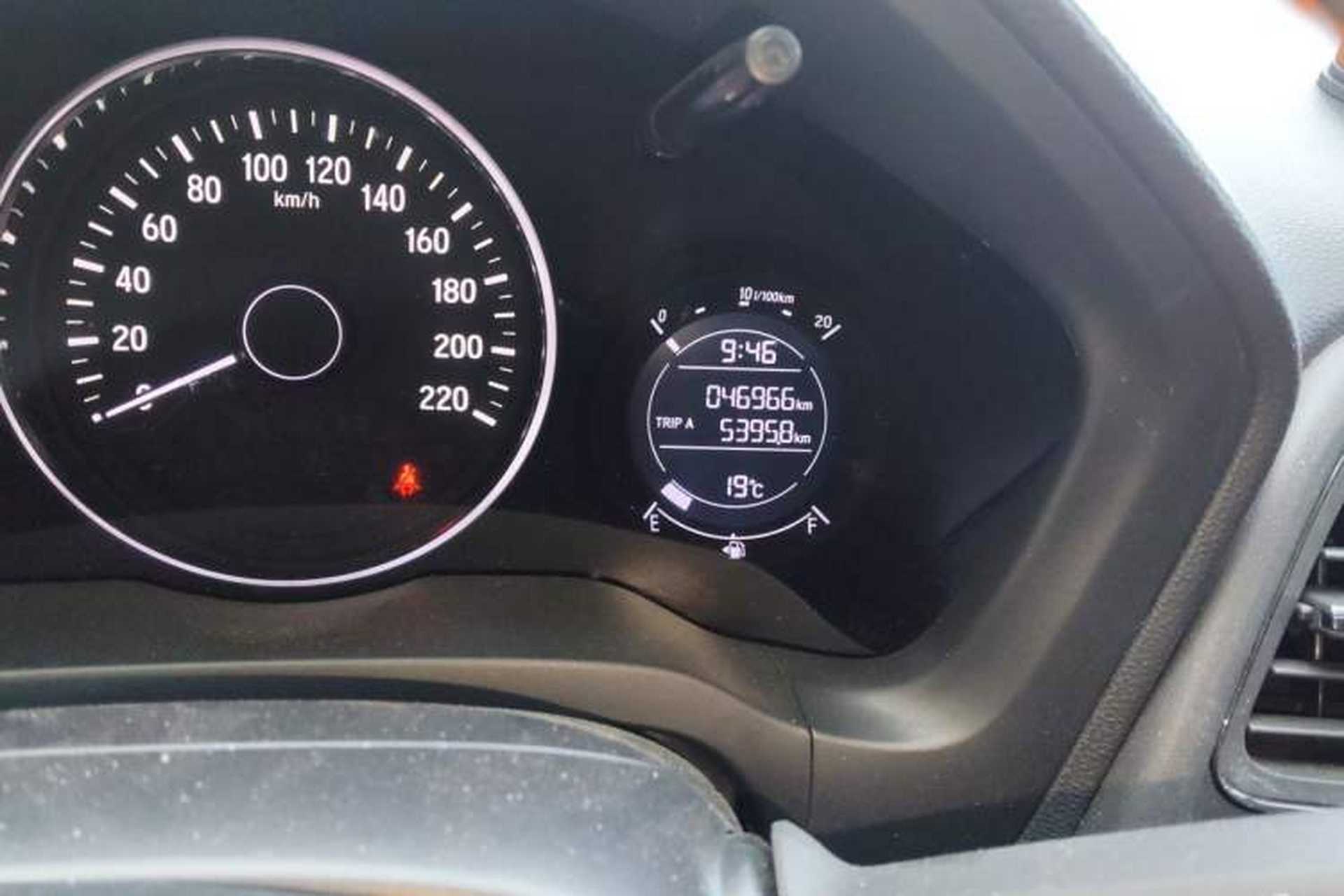 Used Honda Vezel 2020 1.5L CVT Pioneer Edition Odometer Close Up