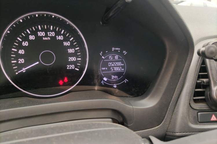 Used Honda Vezel 2020 1.5L CVT Pioneer Edition Odometer Close Up