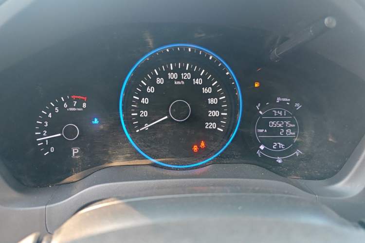 Used Honda Vezel 2020 1.5L CVT Luxury Edition Odometer Close Up