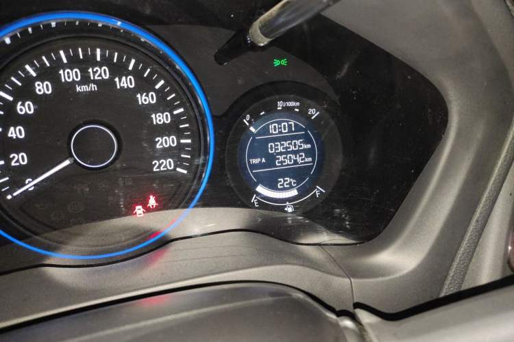 Used Honda Vezel 2020 1.5L CVT Pioneer Edition Odometer Close Up