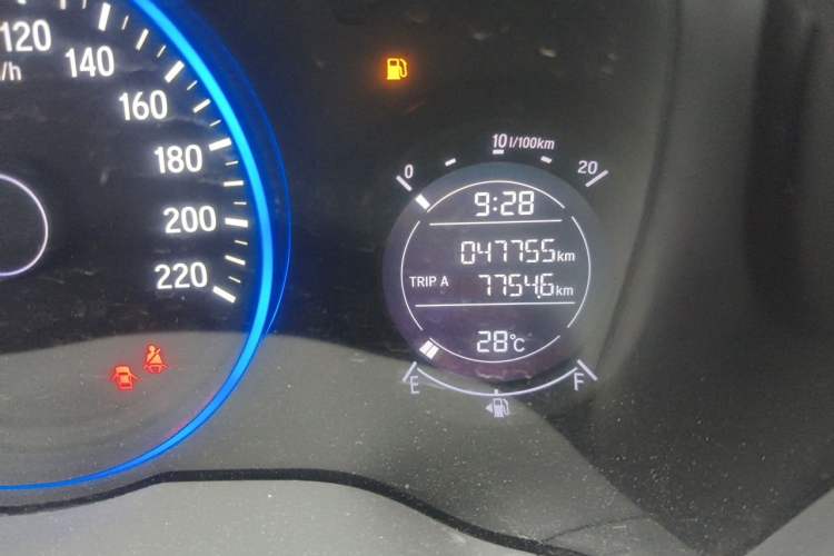 Used Honda Vezel 2020 1.5L CVT Pioneer Edition Odometer Close Up