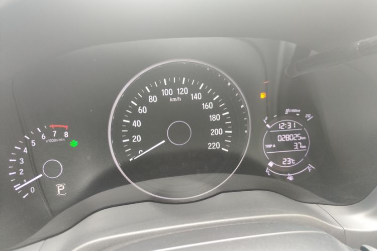 Used Honda Vezel 2020 1.5L CVT Luxury Edition Odometer Close Up