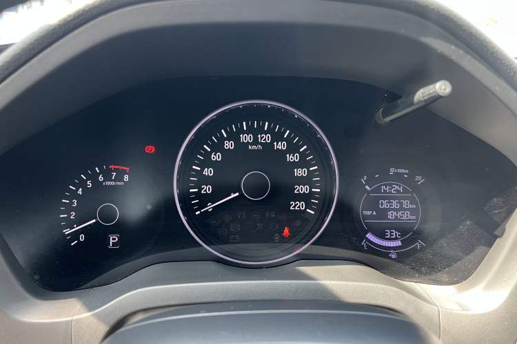Used Honda Vezel 2020 1.5L CVT Pioneer Edition Odometer Close Up